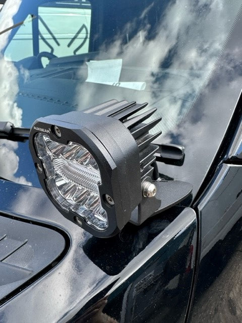 Mule Bonnet Light Mounts Mercedes Sprinter 907