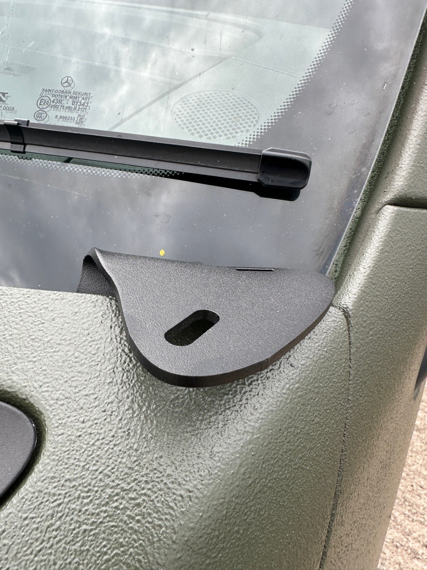 Mule Bonnet Light Mounts Mercedes Sprinter 907