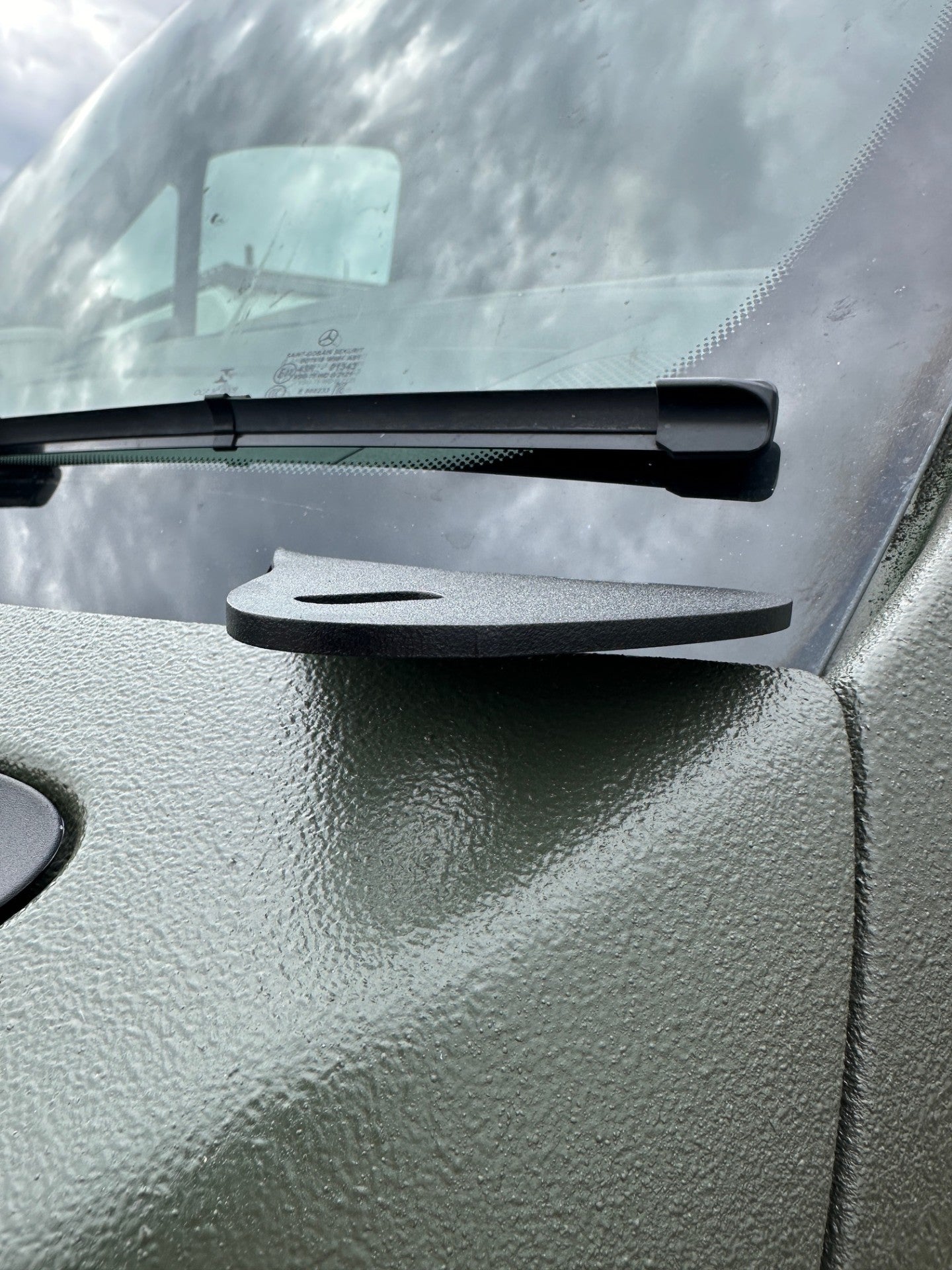 Mule Bonnet Light Mounts Mercedes Sprinter 907